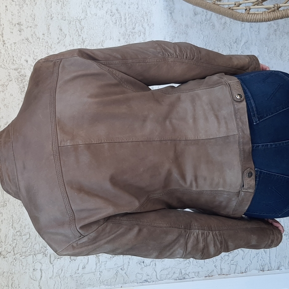 Small Danier Leather Jacket - Picture 3 of 7